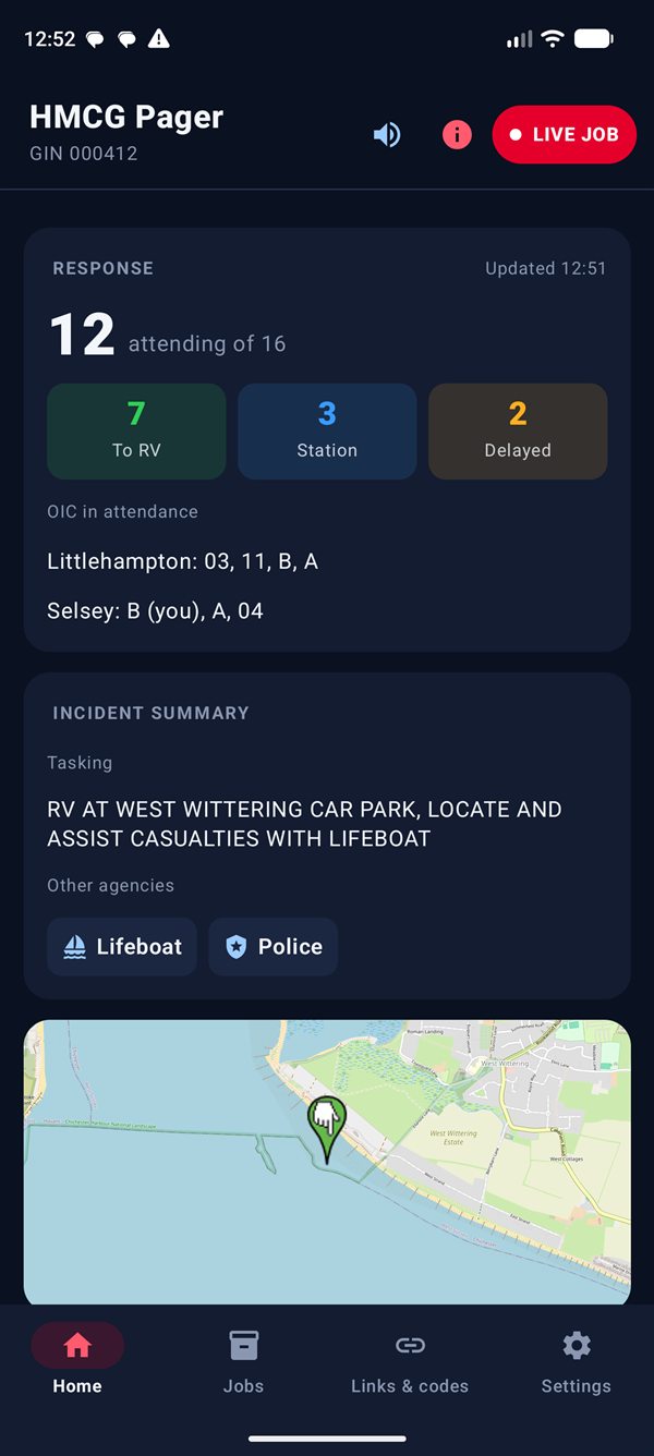 Response panel: 12 attending of 16, with 7 To RV, 3 Station and 2 Delayed; OIC in attendance listed for Littlehampton and Selsey; incident summary with tasking and Lifeboat and Police attending.